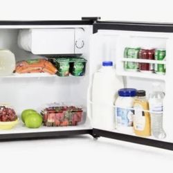 Midea Compact Refrigerator W/Freezer 