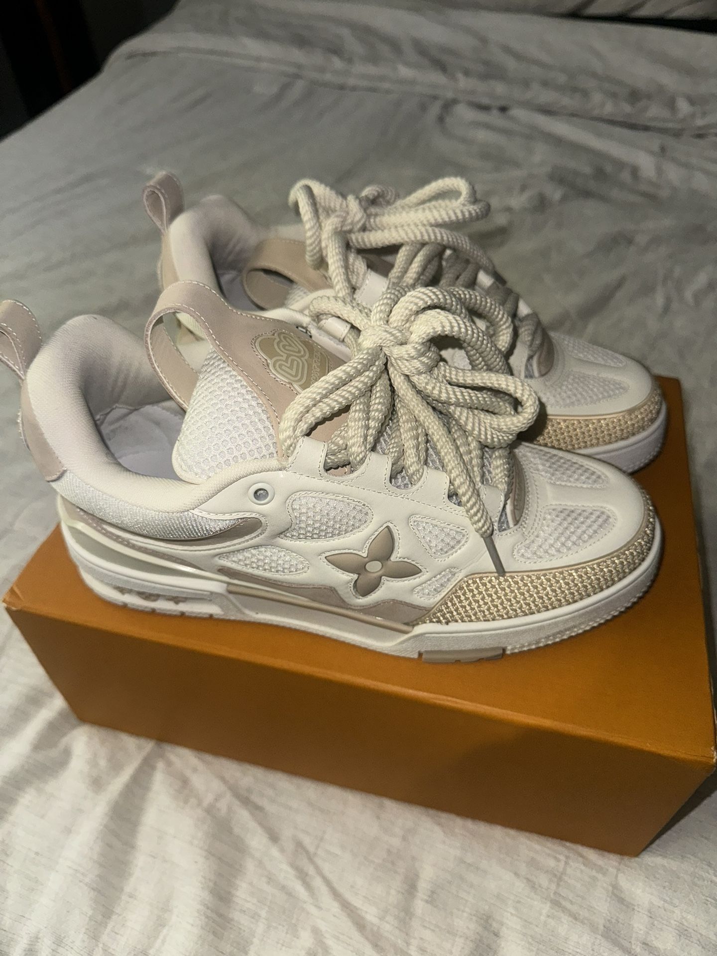 Louis Vuitton Skates Beige