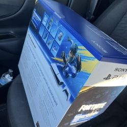 PS5 Slim 