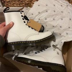 Women’s Doc Martens