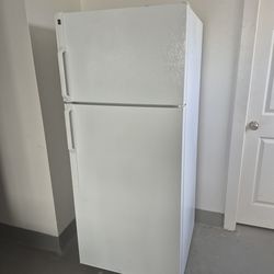 Spare/ rental fridge