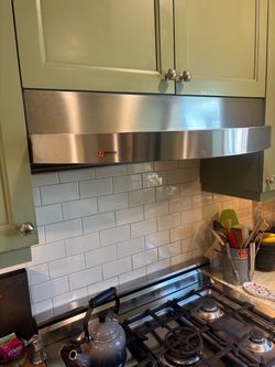 Zephyr vent hood