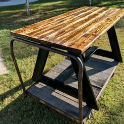 Kitchen table, we also have benches available to match benches or in a set$550