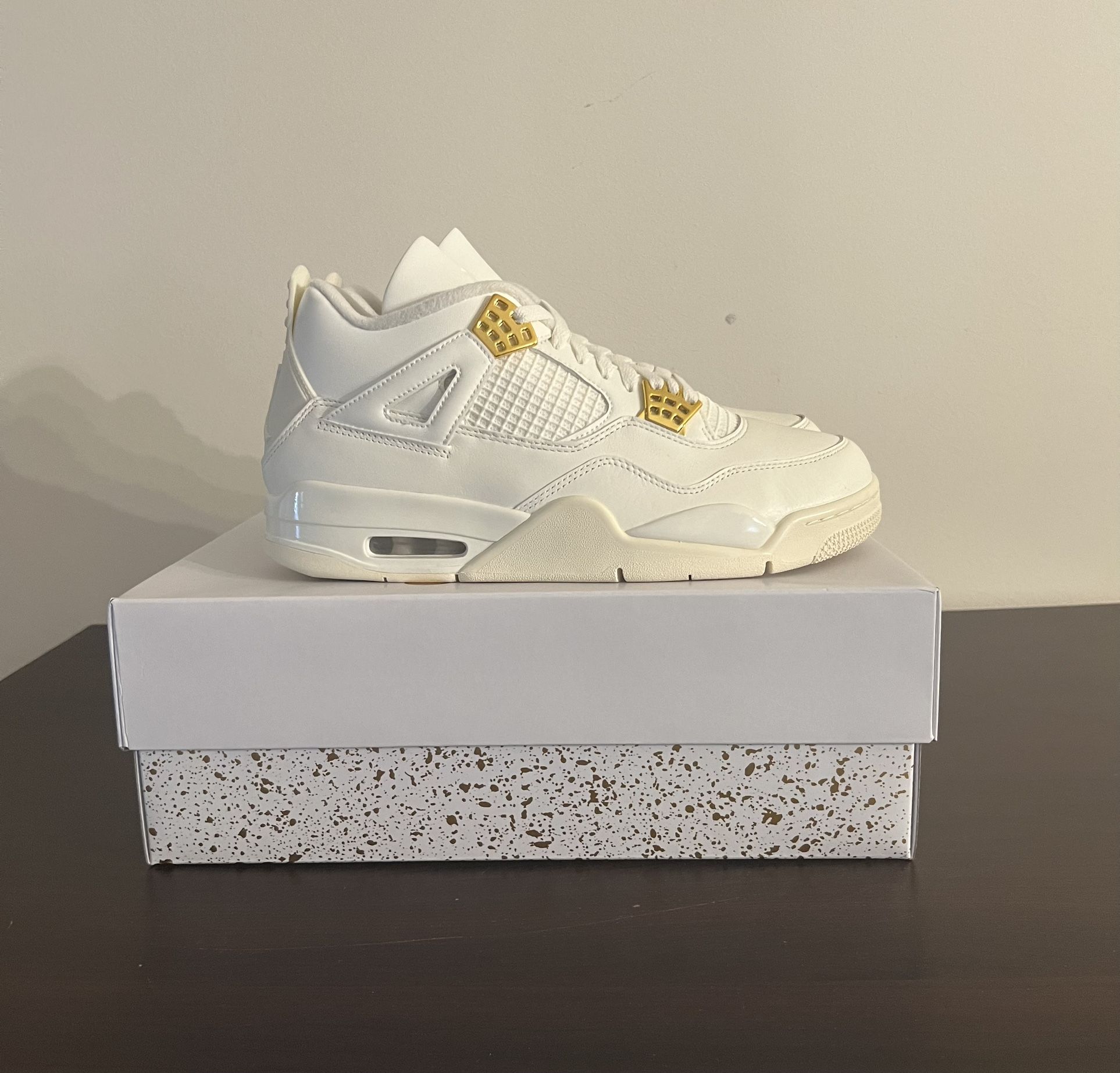 Jordan 4 Retro White gold/ White Metallic Gold Brand New Size 11 Womens/9.5 Men’s $270 Or Best Offer