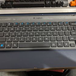 Logitech Wireless Bluetooth Keyboard With Case