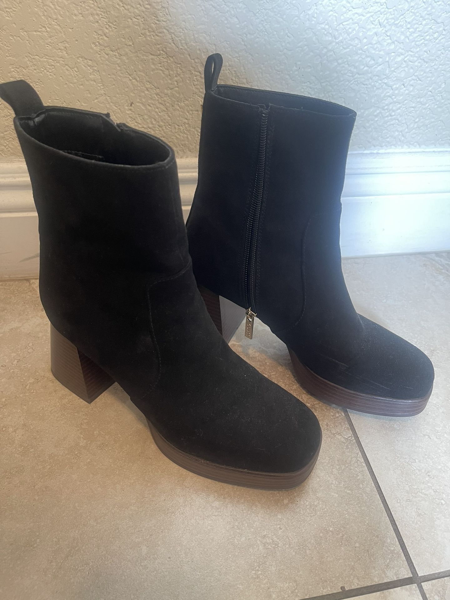 Guess Factory Black Boots