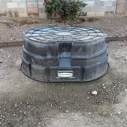 Rubbermaid 300gal Tank