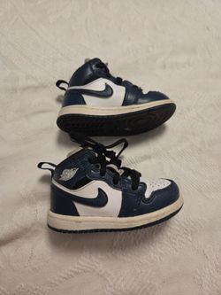 Nike Air Jordan 1 mid Armory Navy 6c