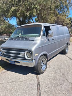 1976 Dodge B200 boogie van v8 motor 15"keystone wheels 5x4.5
