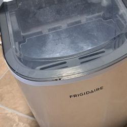 Frigidaire Ice Maker 
