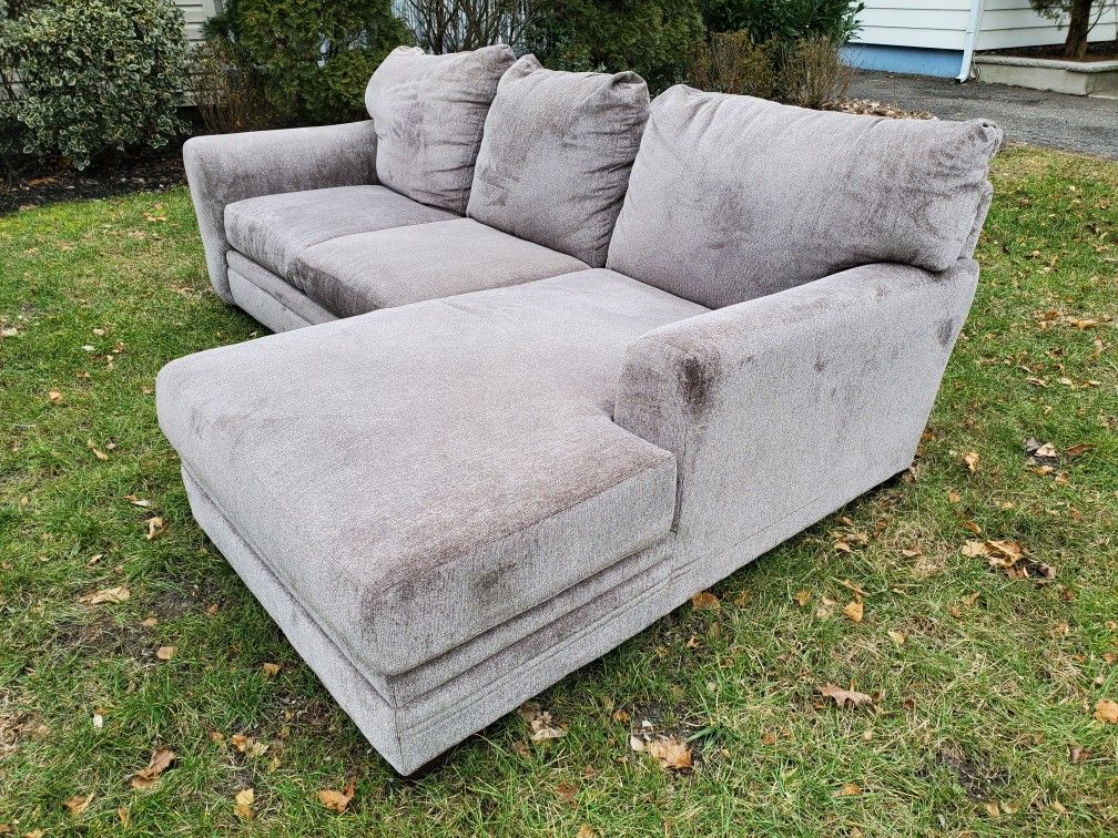 FREE LOCAL DELIVERY - Sectional Couch 94x41x32
