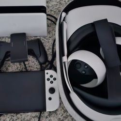 Nintendo Switch OLED and Oculus Quest 2