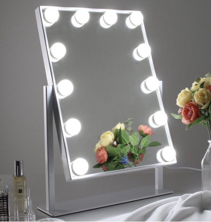 Hollywood Vanity Makeup Mirror ***credit cards accepted**