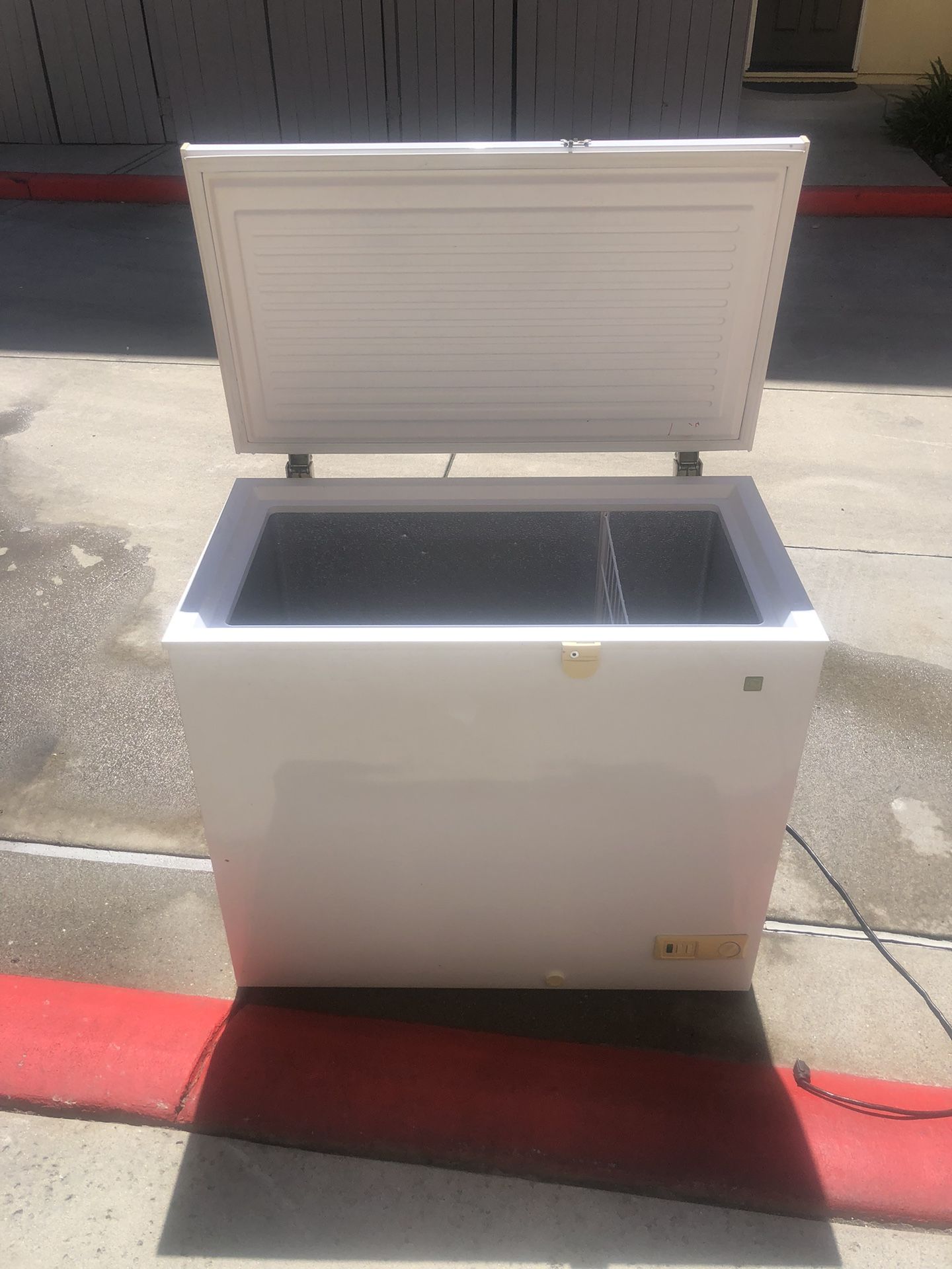 Chest freezer