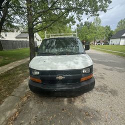 Chevy Express Van 