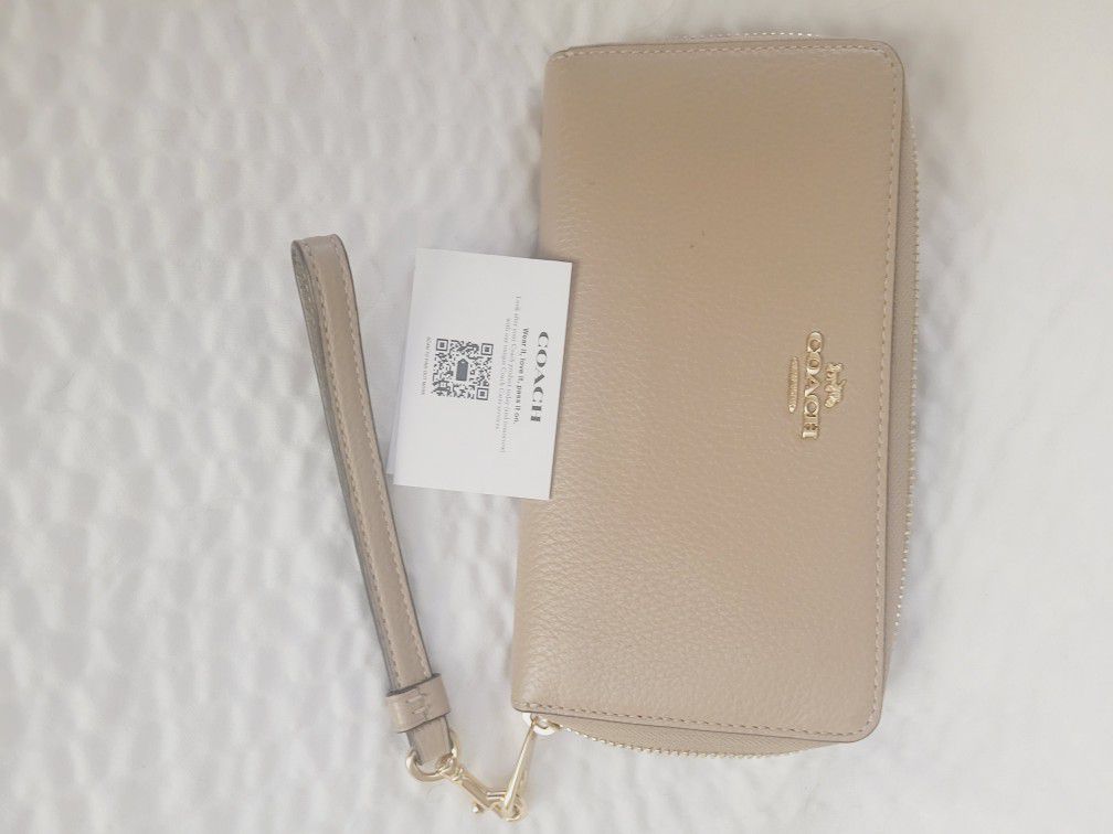 COACH Long Zip Around Wallet Wristlet Taupe Pebbled Leather
