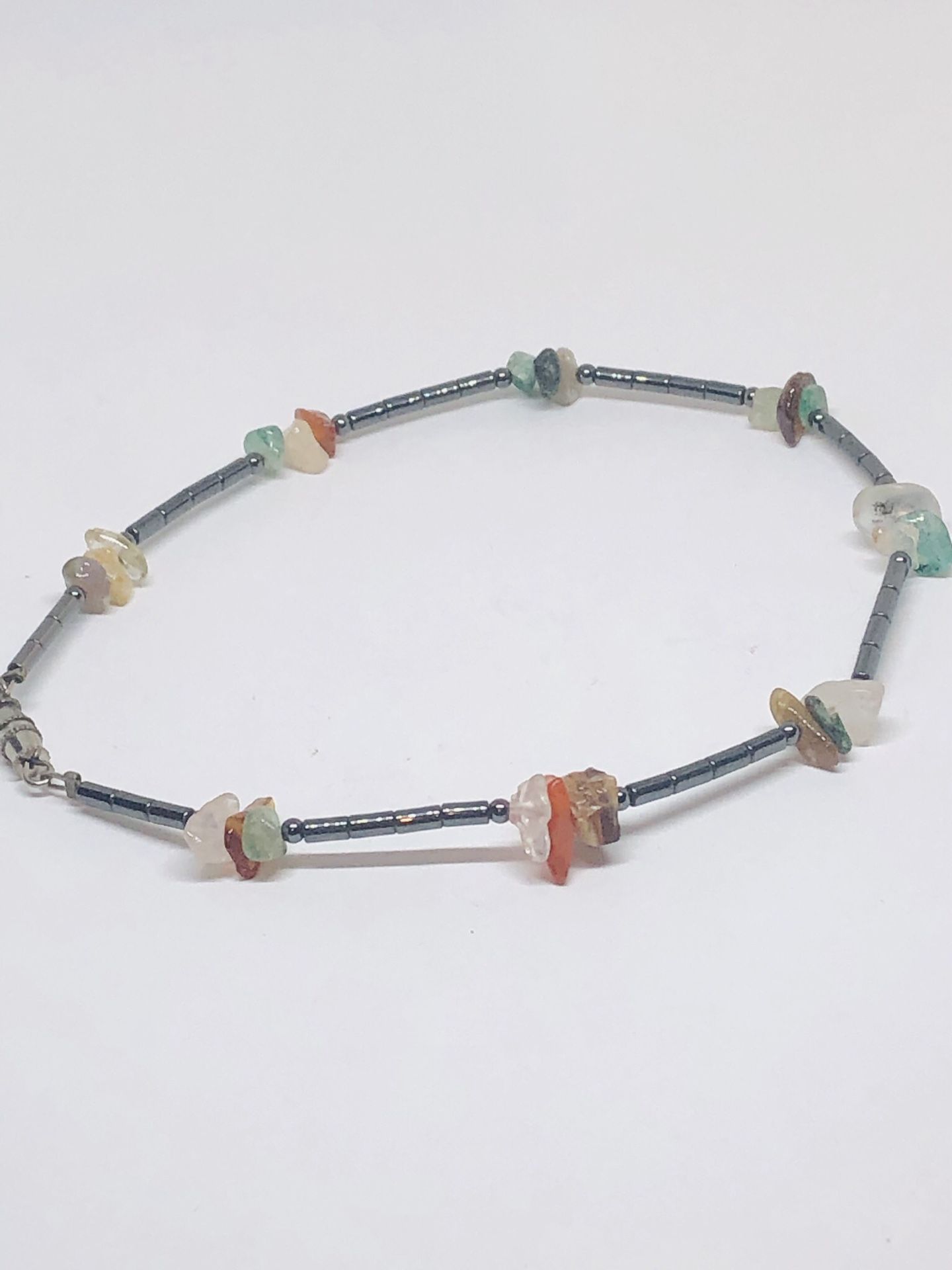 Anklet in silver tone with hematite and natural gemstone