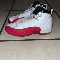 Jordan 12s Size 5 40$ No Box!!