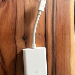Apple display port to VGA adapter