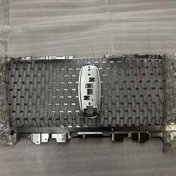 OEM Lincoln Navigator Radiator Grille (upper) Chrome