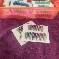 1 Set Of Press On Nails 