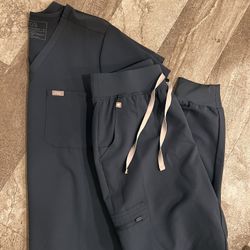 Women’s Size Medium Scrubs 