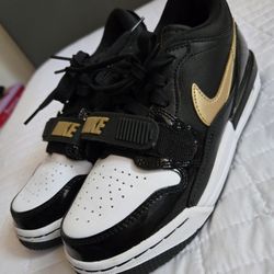 Nike Air Jordan Legacy 312 Low Shoes Size 4.5 Youth / Women's 6