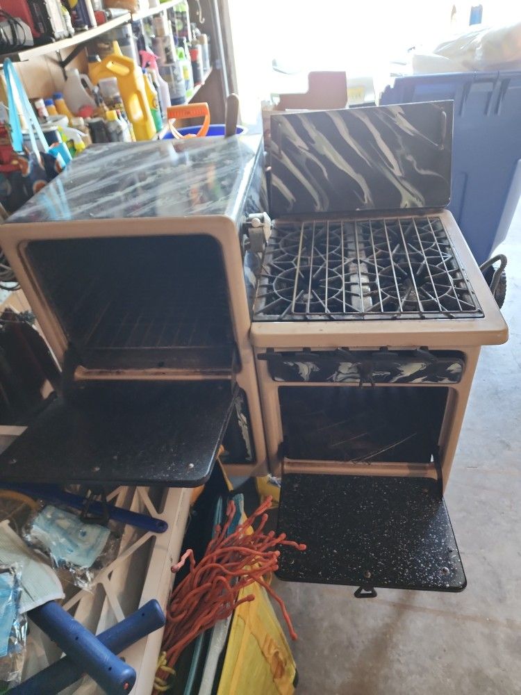 Antique Gas Stove/Pizza Oven