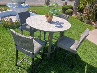 6 pc new outdoor  table set