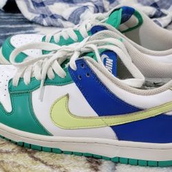 Nike Dunks Size 6y