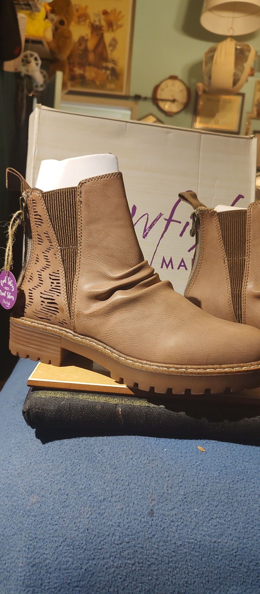 womens blowfish malibu river b Sz 8 ) (Brand New)