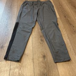 Men’s UA Athletic Joggers (Large)