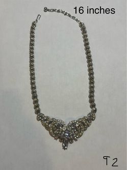 Women’s Costume Jewelry: Necklace