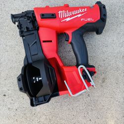 Milwaukee 18V Fuel Cordless Coil Roofing Nailer (TOOL ONLY/SOLO LA HERRAMIENTA)