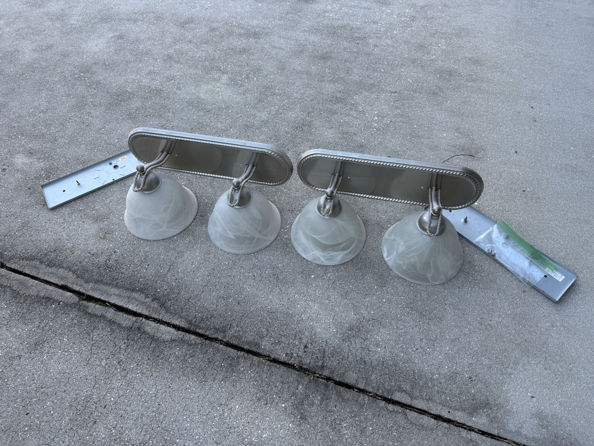 2 X Bathroom light fixture for above vanity