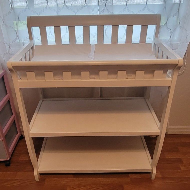 Diaper changing table