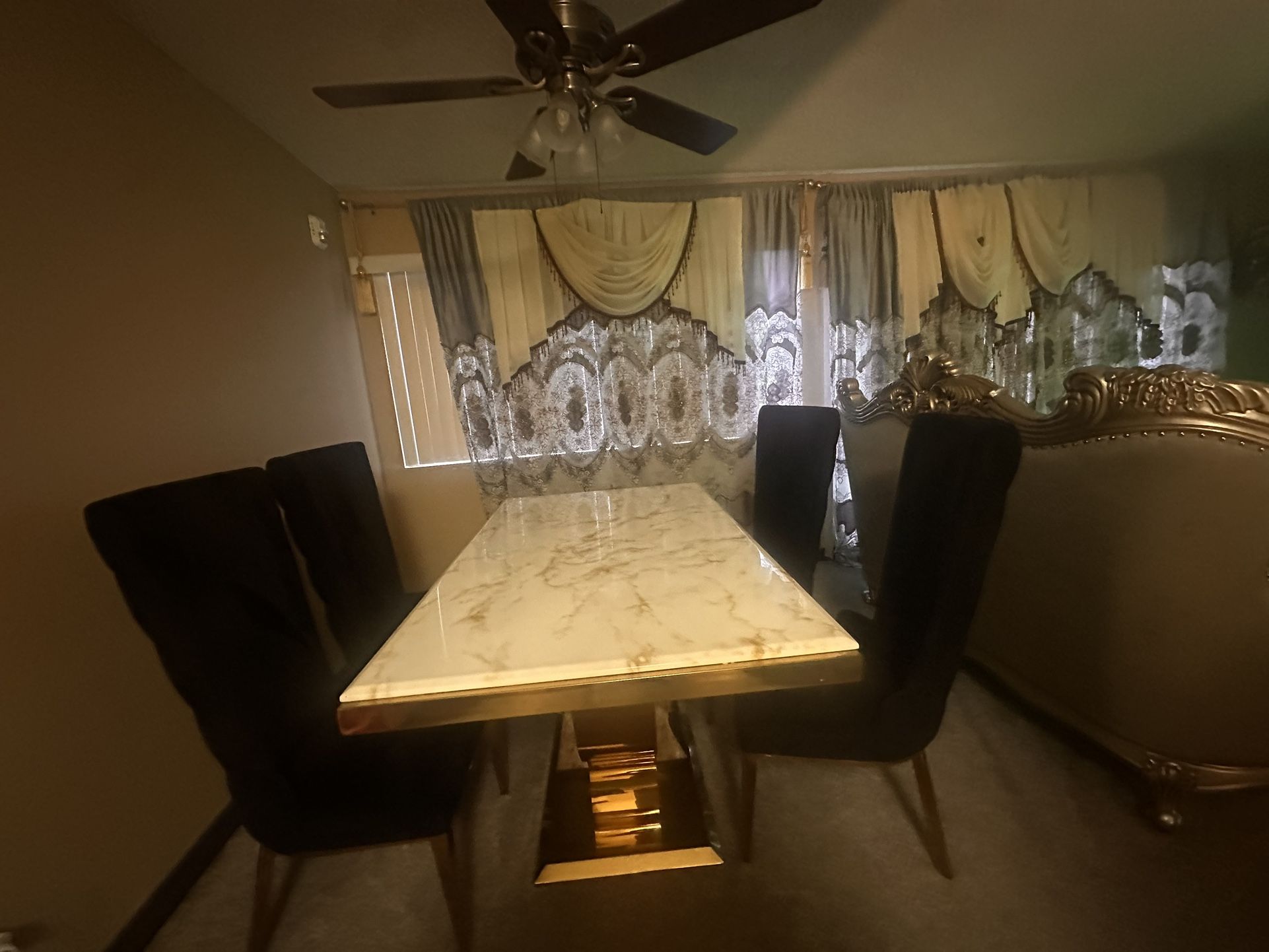 ✨ Modern Marble-Top Dining Table + 4 Chairs – Excellent Condition ✨ 