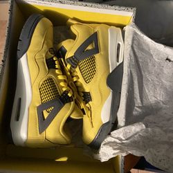Air Jordan 4 Retro