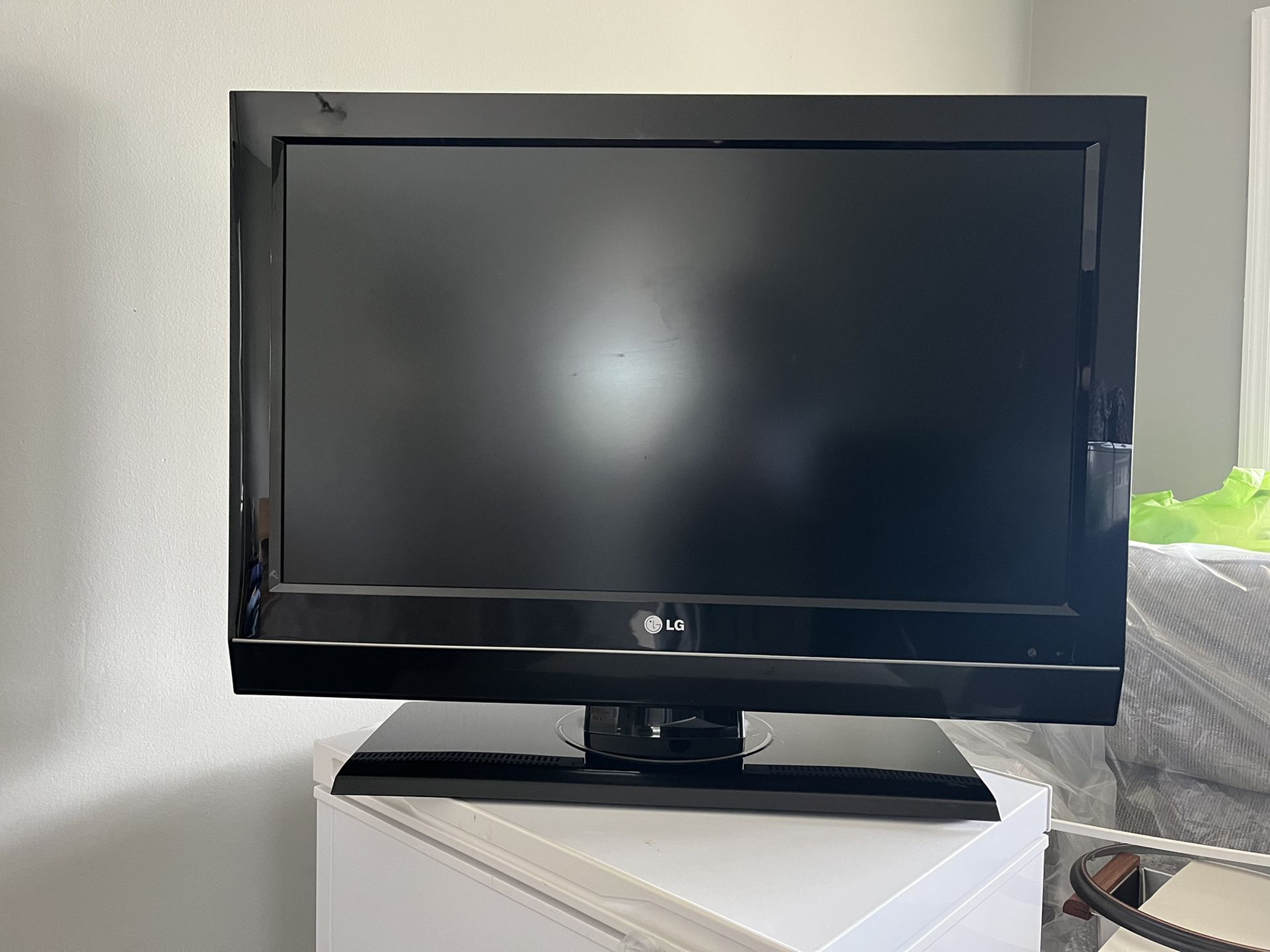32 inch LG TV!