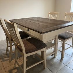 Dinning Table 