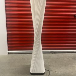 Elegant Floor Lamp 