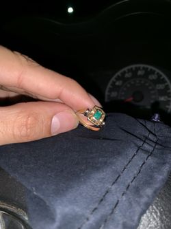 10k emerald gold ring