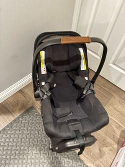 Nuna Pipa Lite rx car seat with base