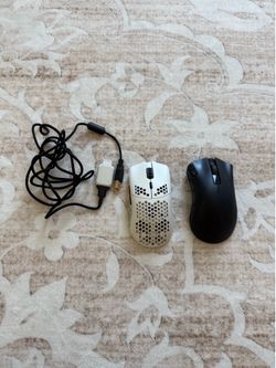 Gaming Mice Bundle – Glorious Model O Wireless + Razer DeathAdder V2 X