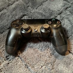 PS4 with Controller And Wires !