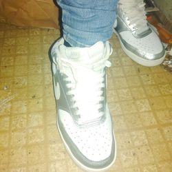Nikes Size 7