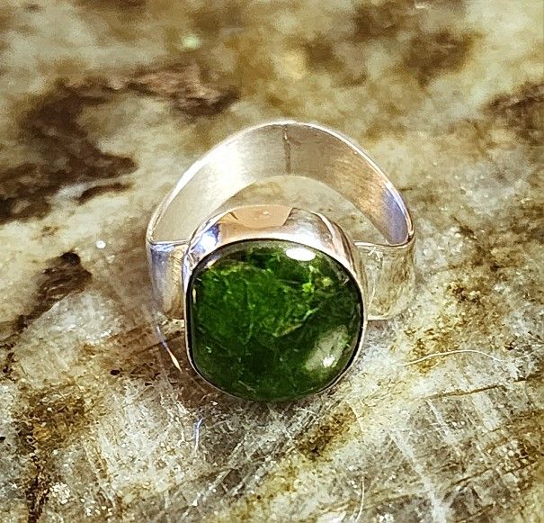 Sterling Silver Opaque Green Gemstone Ring Size 6 1/2
