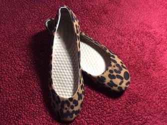 Ladies Leopard Flats