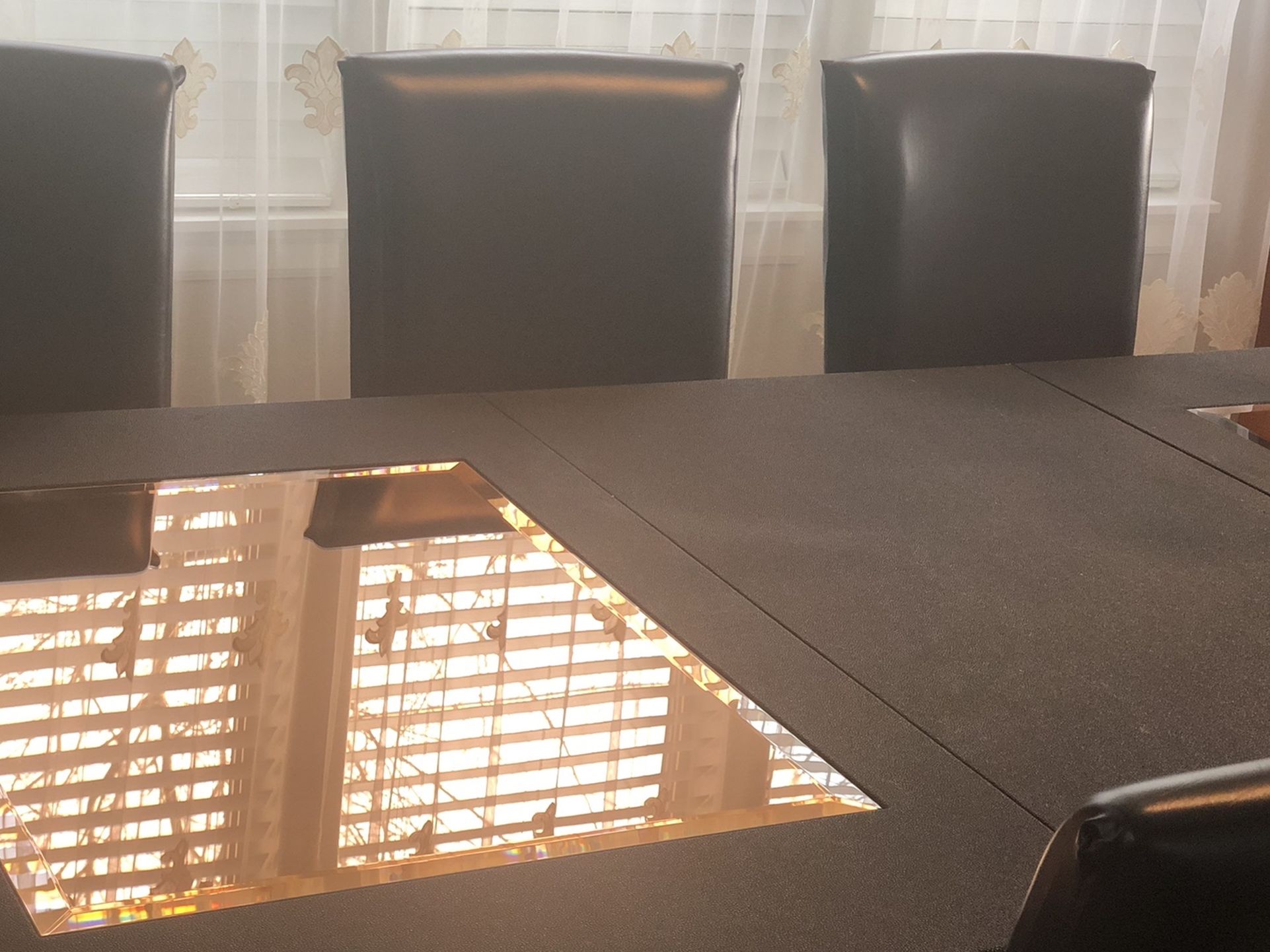 Dining room furniture from Mor Furniture store in a good condition. for