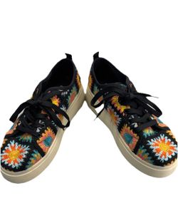Dirty Laundry Rambling Crochet Platform Sneakers